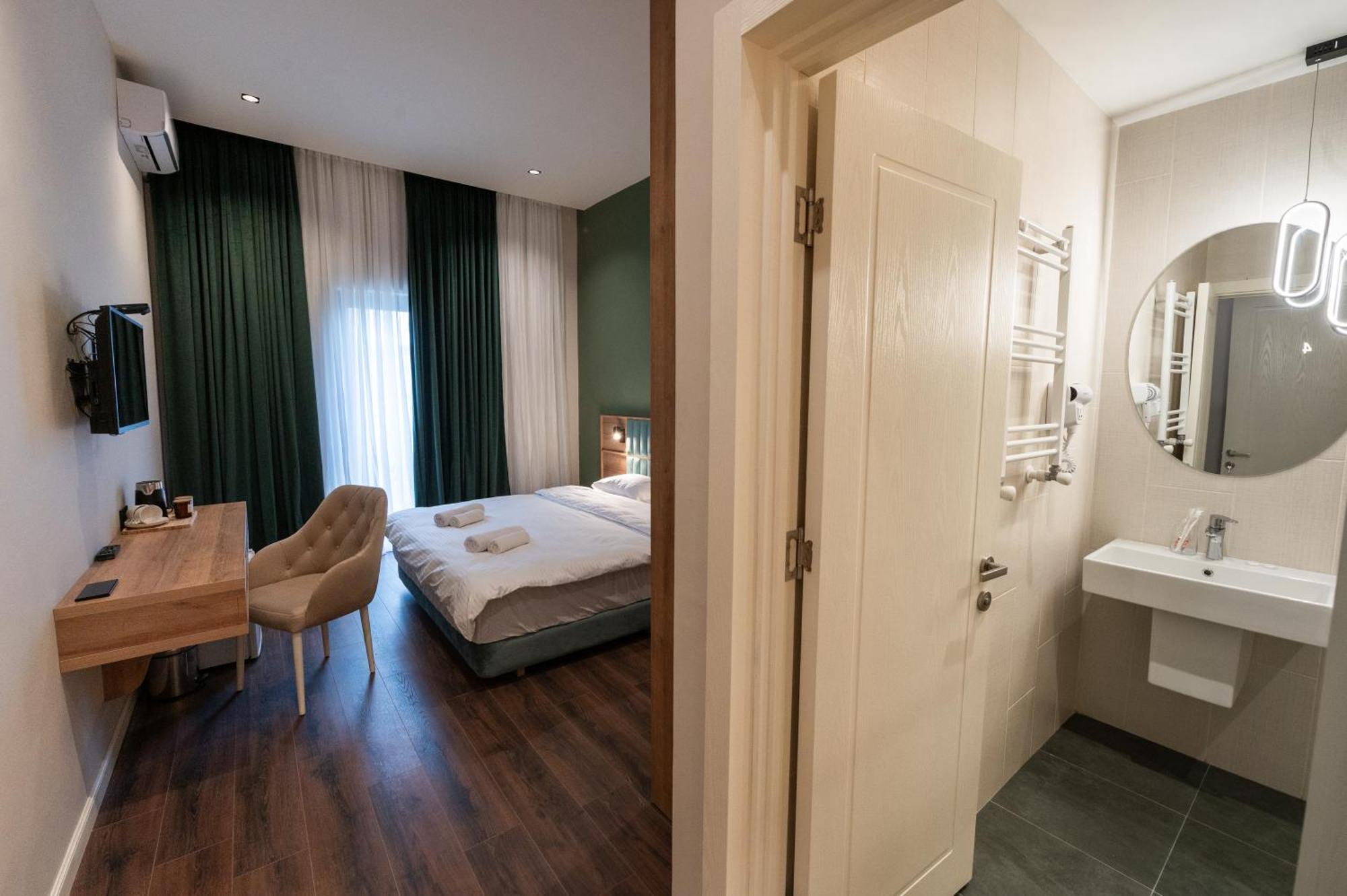 Central Hotel كوتايسي المظهر الخارجي الصورة